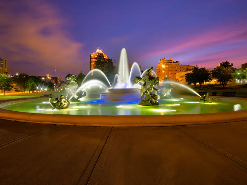 Country Club Plaza Apartments Kc